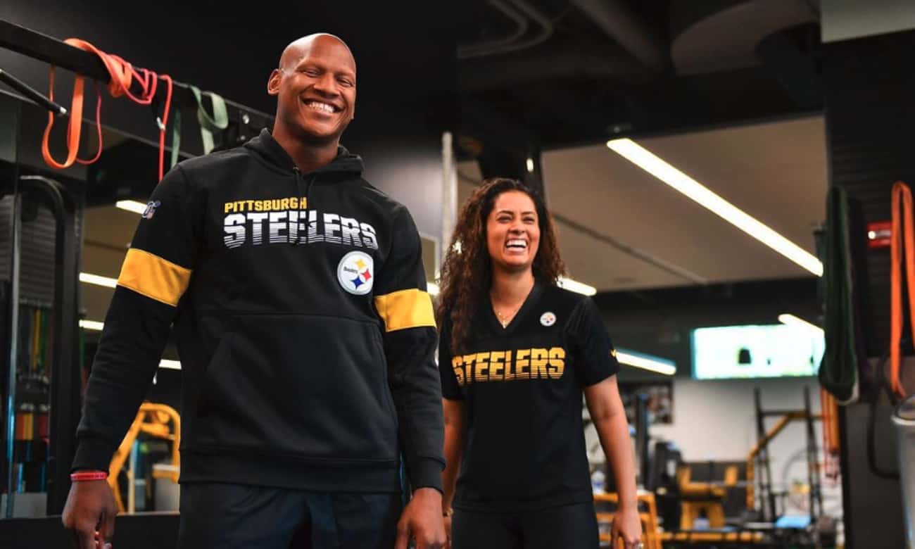 Ryan Shazier Was Temporarily Paralyzed After A Head-On Tackle