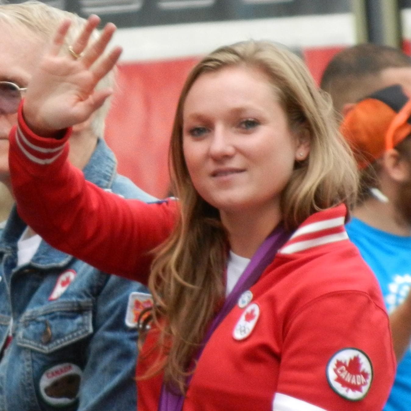 Celebrities Born in 1995 | List of Famous Men & Women Born in 1995