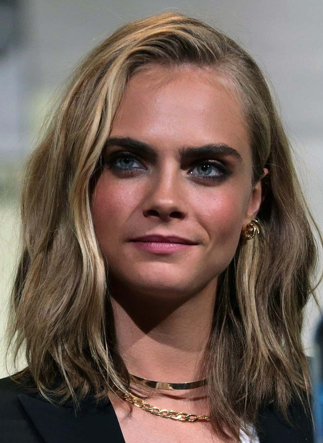 Cara Delevingne&#39;s Sexuality Was Called A &#34;Phase&#34; By Vogue