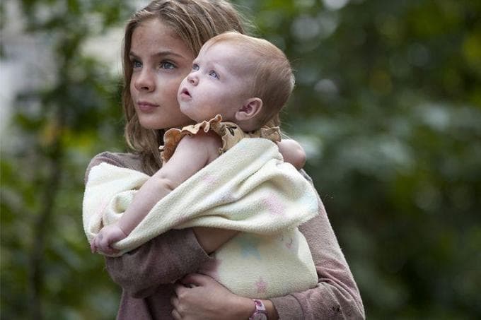 'The Walking Dead' Fans Asked Brighton Sharbino To Pretend to Suffocate Their Baby
