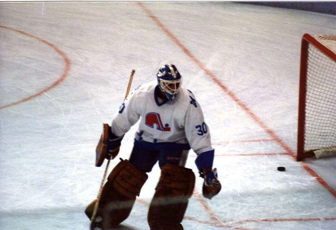Clint Malarchuk Had His Throat Slashed By An Ice Skate While Goalkeeping