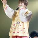 Sung-jong on Random Kpop Idols Dressed in Hanbok