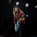 Dave Grohl on Random People Responded To Kurt Cobain's Death