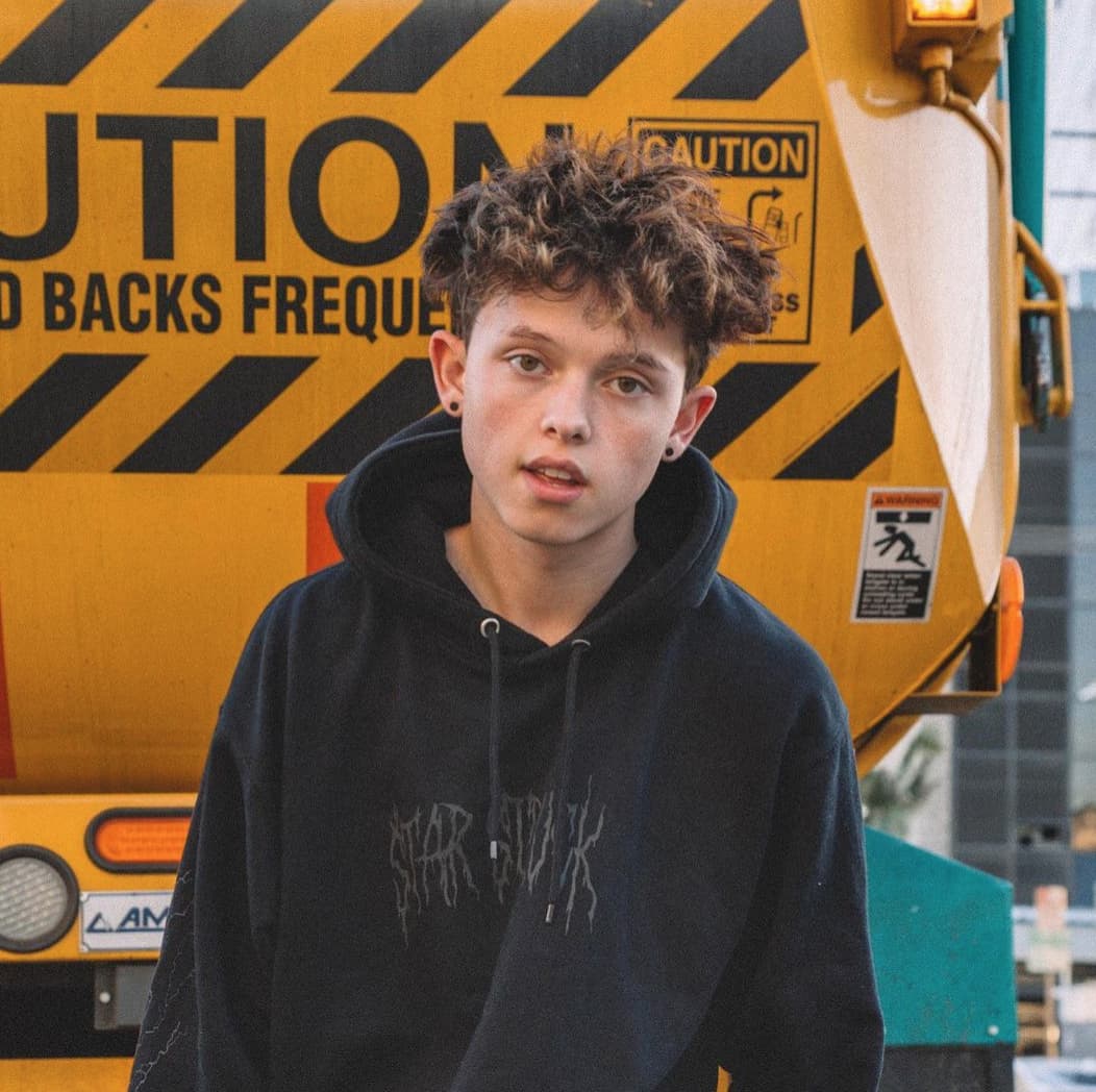 25 Singers Who Are Libra