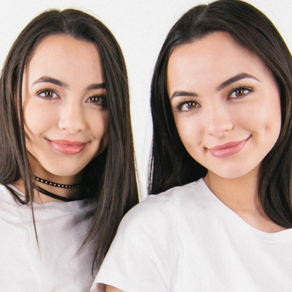 Twins wiki. Merrell Twins age. Merrell Twins snapchat. Merrell Twins голи. Merrell Twins биография.