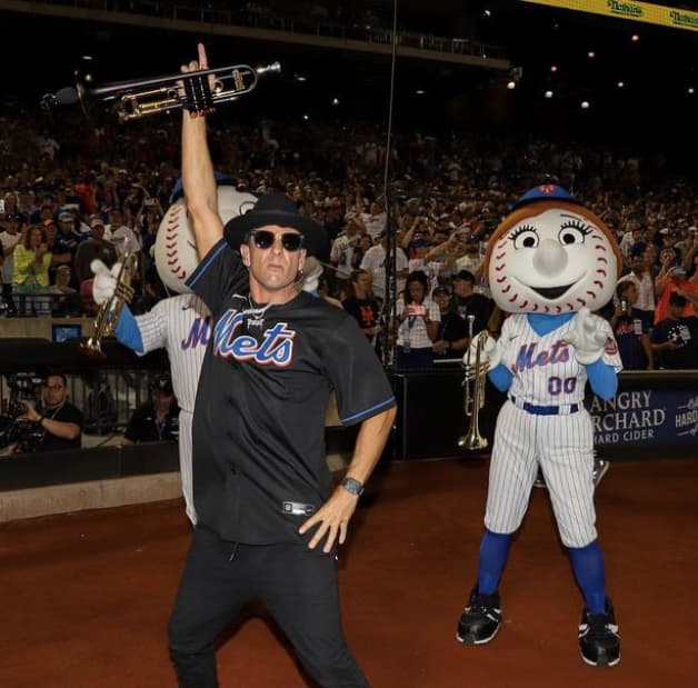 Celebrity Mets Fans | Celebrities at NewYork Mets Games
