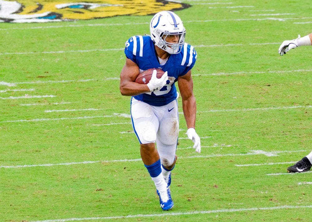 The Top 30+ RBs In The NFL Right Now, Ranked By Fans