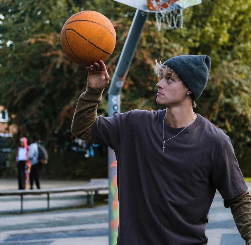 The Most Attractive Blonde Actors In Their 20s