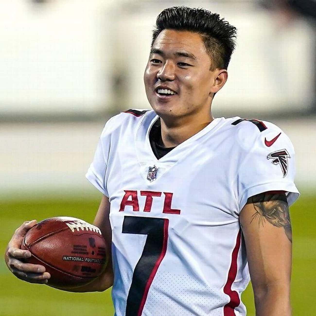 The 30+ Best Asian Football Players In NFL History, Ranked