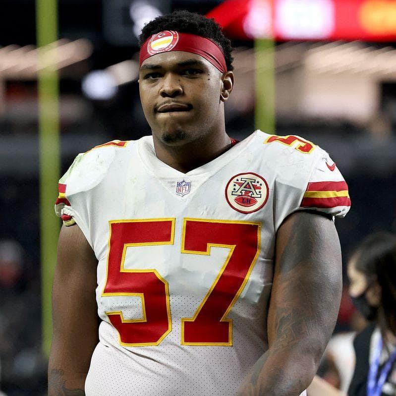 The 25+ Tallest NFL Players Right Now, Ranked