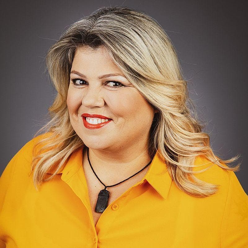 The 25 Funniest Raunchy Female Stand Up Comedians, Ranked