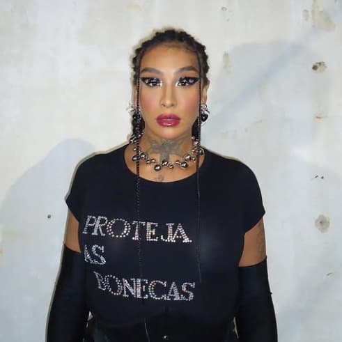 The 20 Hottest Transgender Women Singers (With Photos)