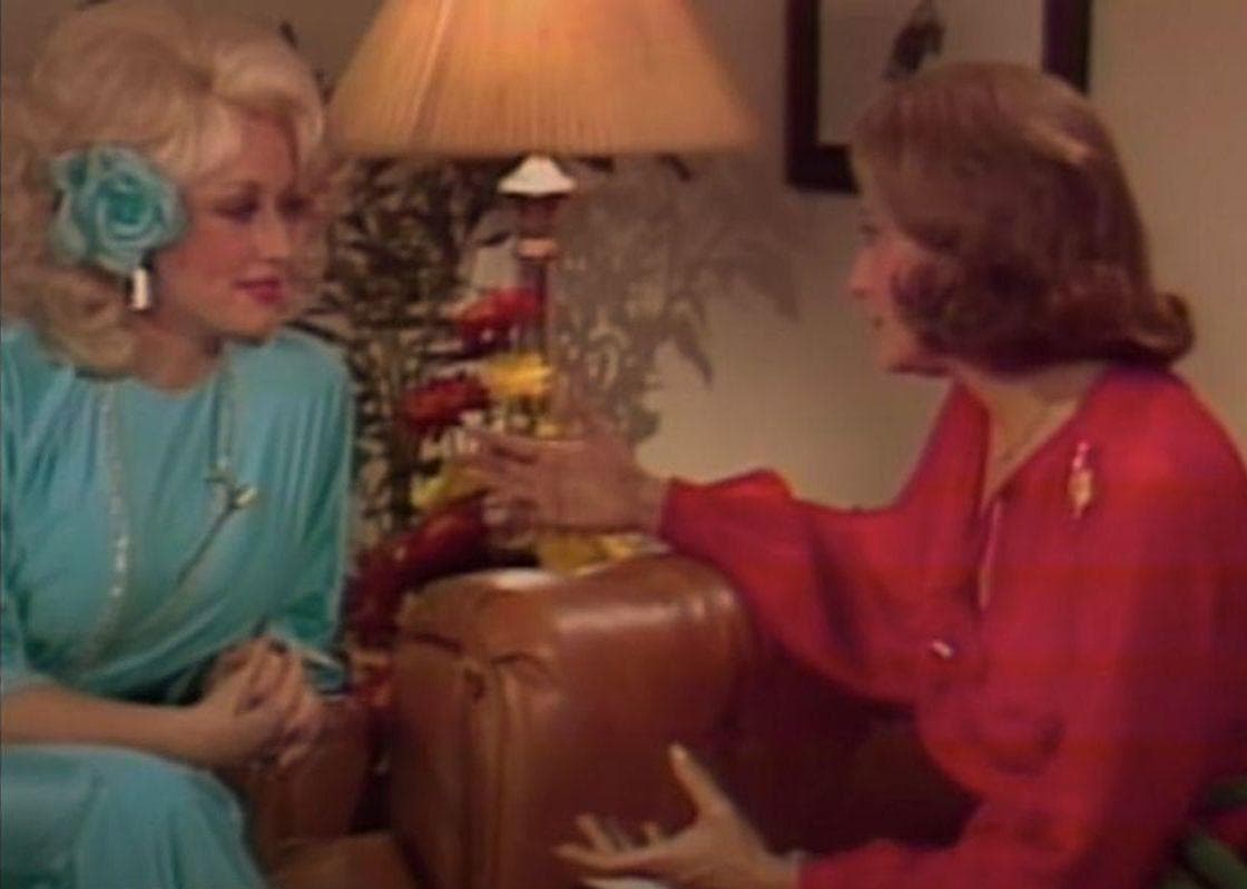 Dolly Parton Had The Perfect Comeback To Barbara Walters's Insensitive Questions About Her Appearance
