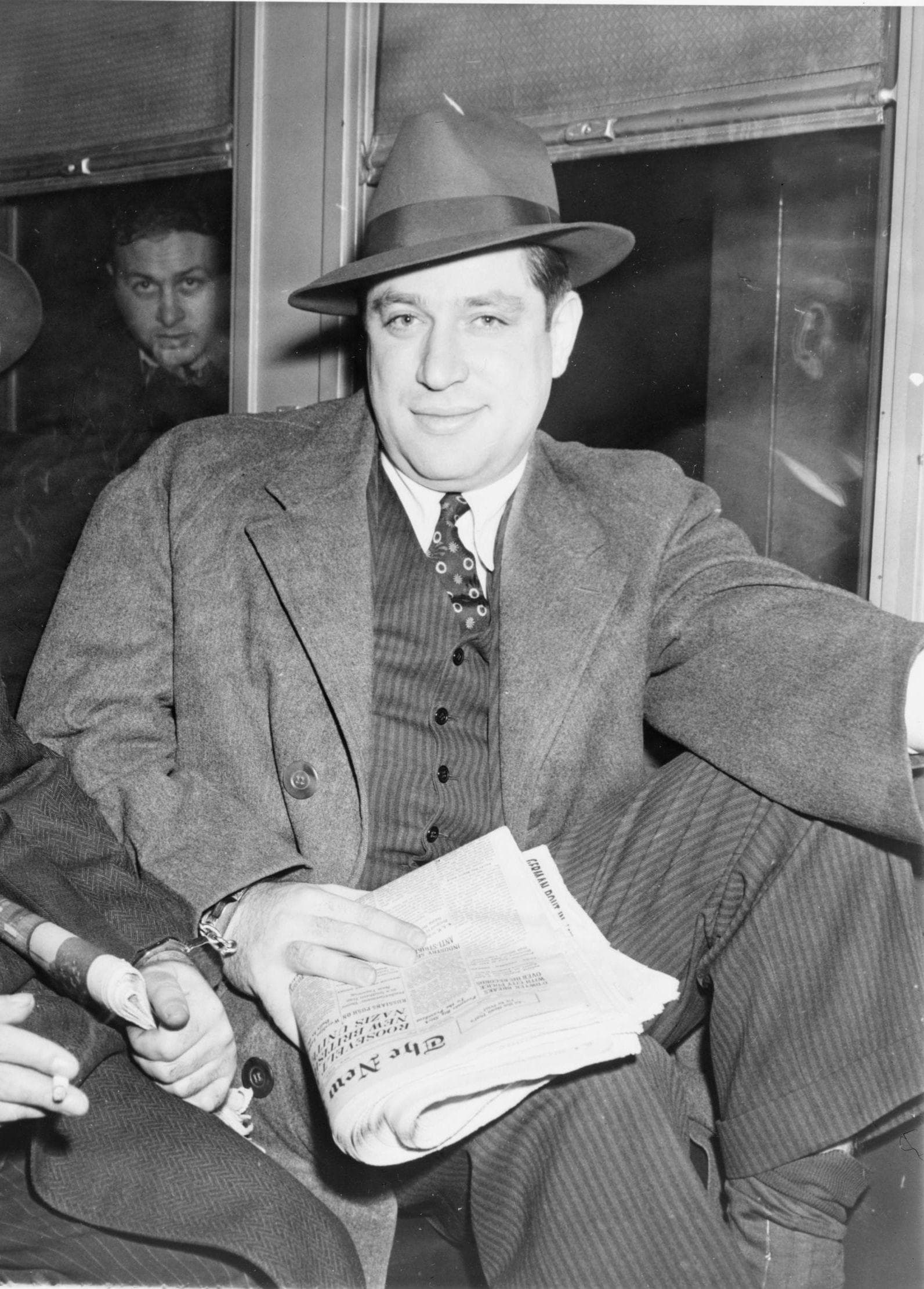 Аль капоне гангстер. Микеле наварра мафиози. Аль капоне. Мафия аль капоне. Мафиози известные аль капоне.