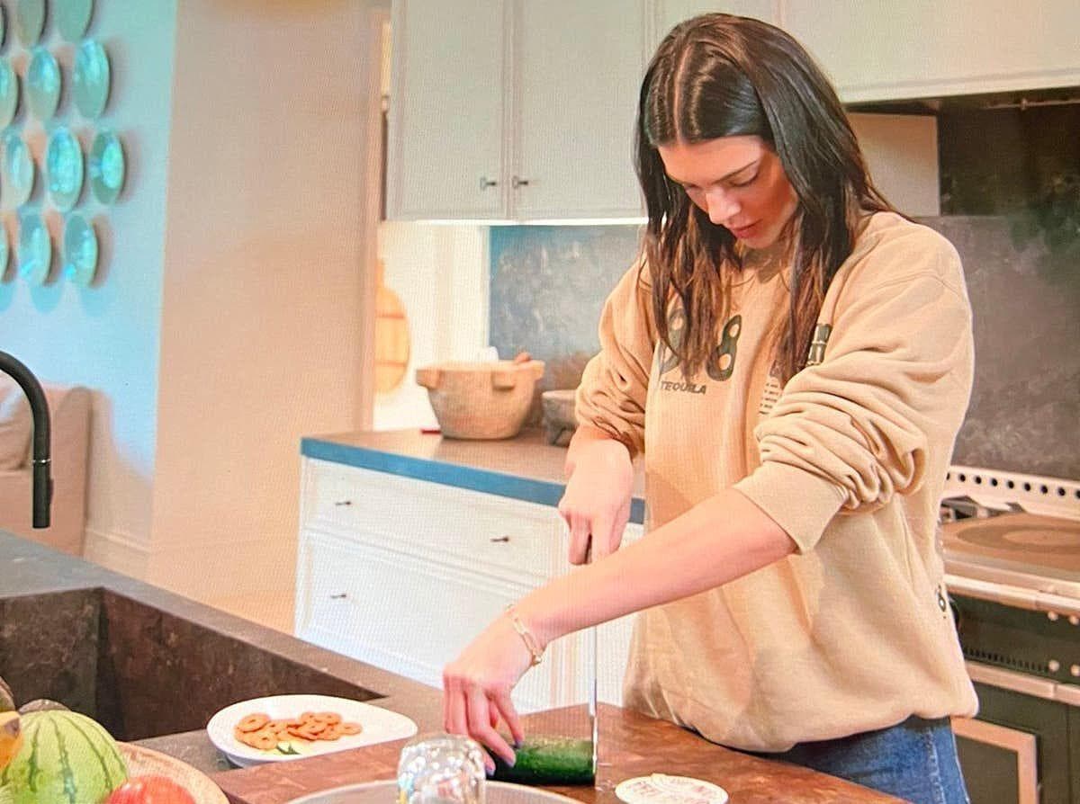 Kendall Jenner's Method Of Cutting Food On 'KUWTK' Went Viral