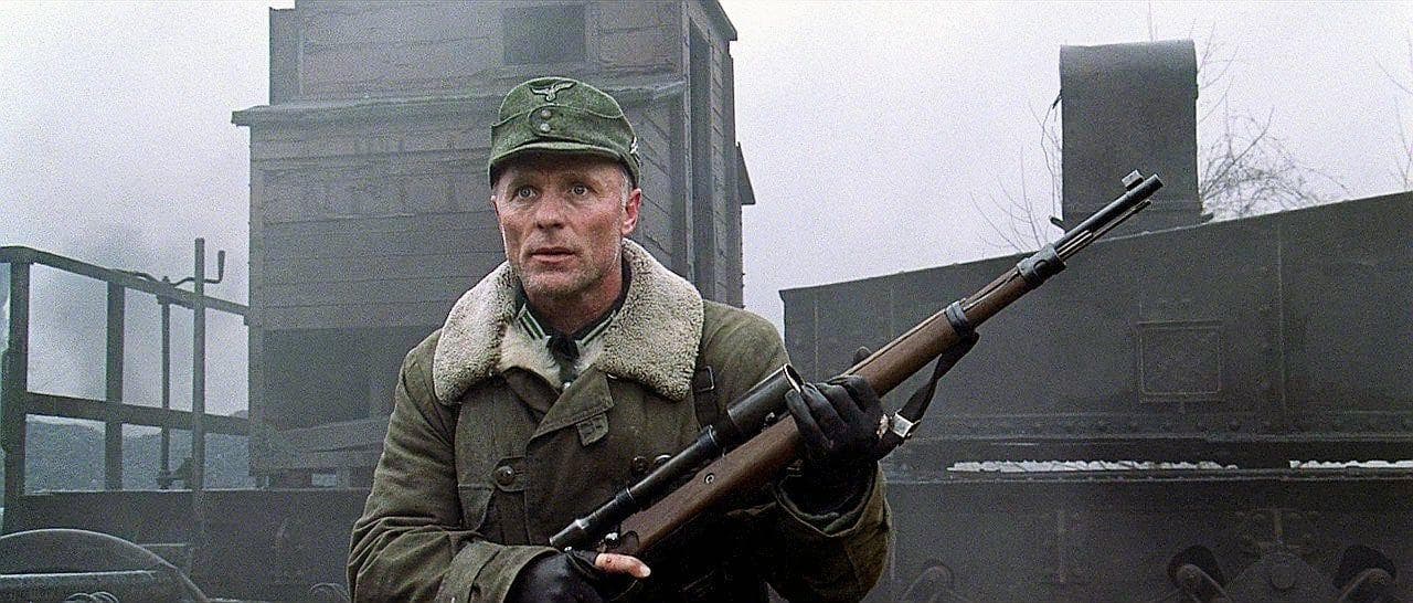 Враг у ворот сцена с фонтаном. Рон перлман враг у ворот. Враг у ворот дата выхода серий. Джуд лоу снайпер. Враг у ворот дата выхода серий.