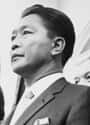 Ferdinand Marcos on Random Signature Afflictions Suffered By History’s Most Famous Despots