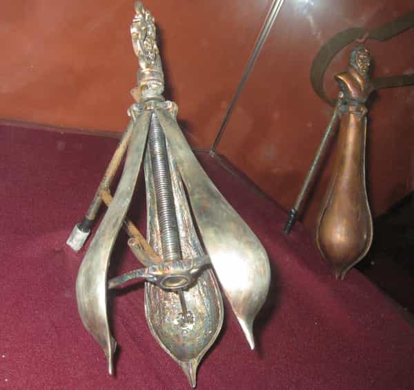 the-pear-of-anguish-historical-events-photo-u3?w=600&q=50&fm=jpg