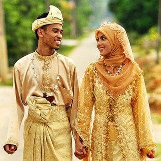 Свадьба между мусульманином и христианкой. Свадьба мусульманки и христианина. Мусульманка замуж за христианина. Мусульманский брак. Ранние браки в мусульманских.