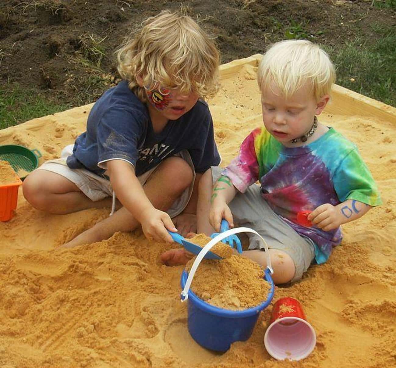 Kids in a Sandbox