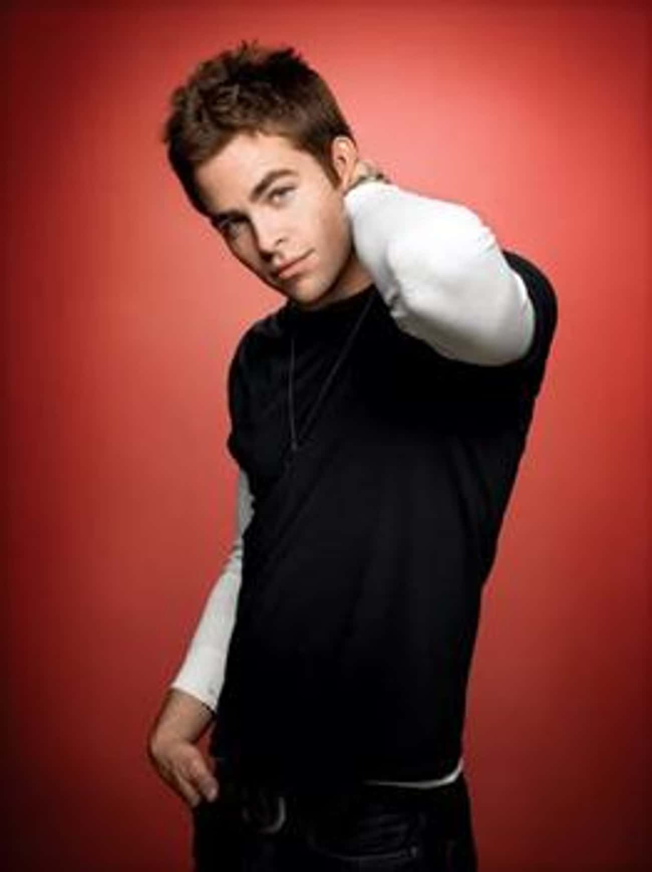 Chris Pine in Black T-Shirt with Jersey Long Sleeve