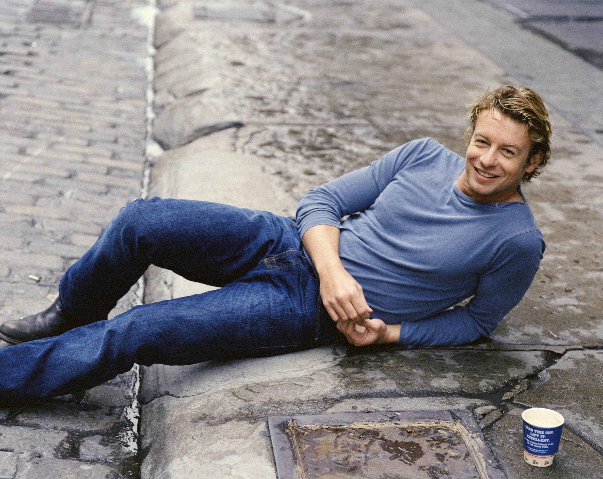 Shirtless Simon Baker | Hot Pics, Photos and Images