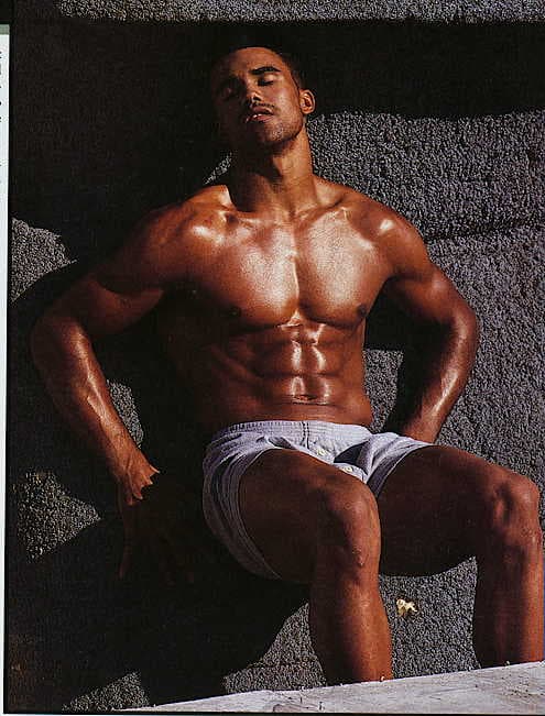 shemar-moore-in-cheap-sports-shorts-all-people-photo-u1