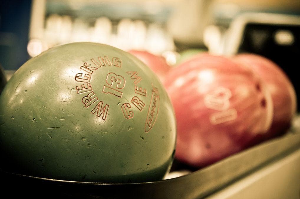 The Funniest Dirty Bowling Jokes And Puns, Ranked