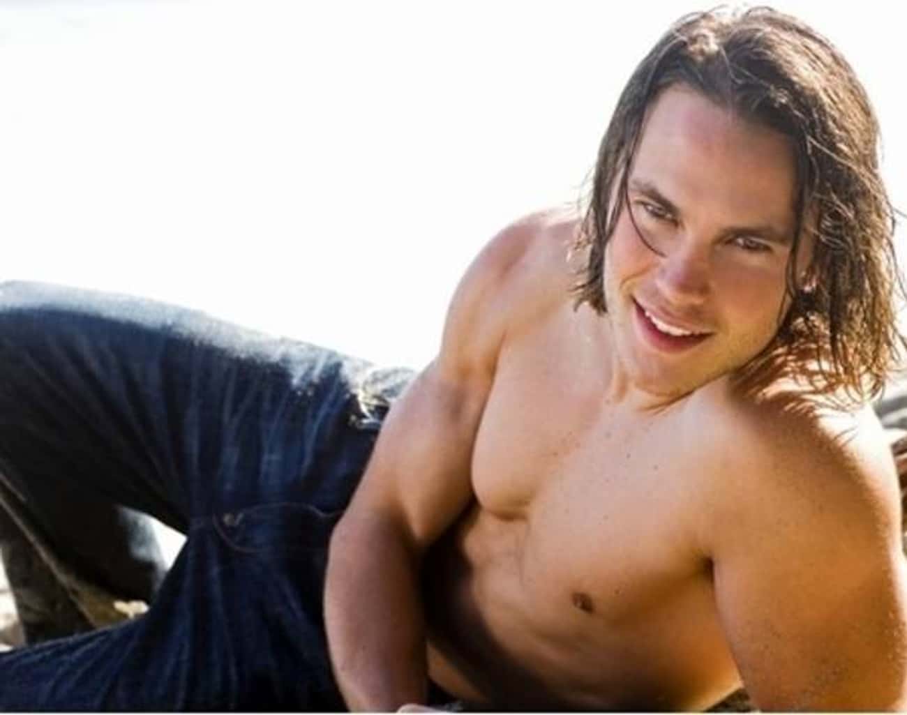 Taylor Kitsch in Shirtless Pose with Levis Pants