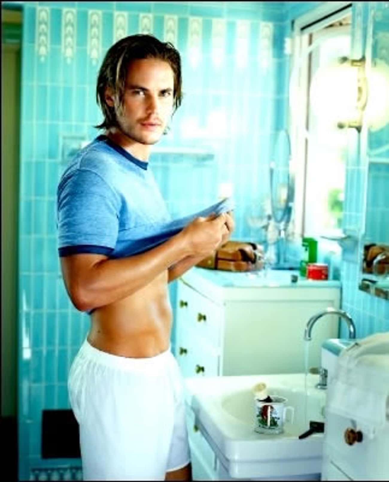 Taylor Kitsch in Faded Blue T-Shirt