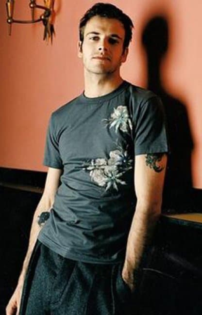 Jonny Lee Miller Tattoos Elementary
