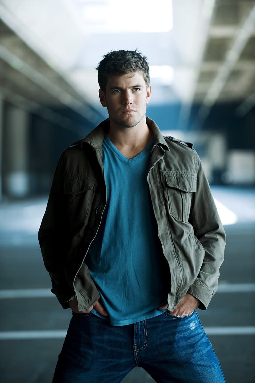 Hot Austin Stowell Photos | Sexy Austin Stowell Pictures