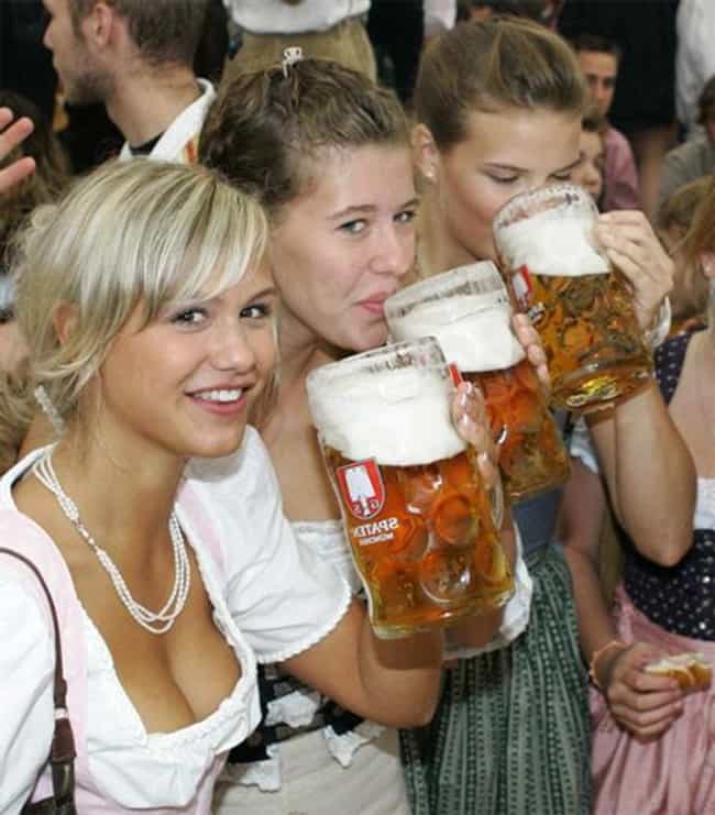Sexy Dirndl Girls 100 Hot Oktoberfest Girls Cleavage And All Page 2