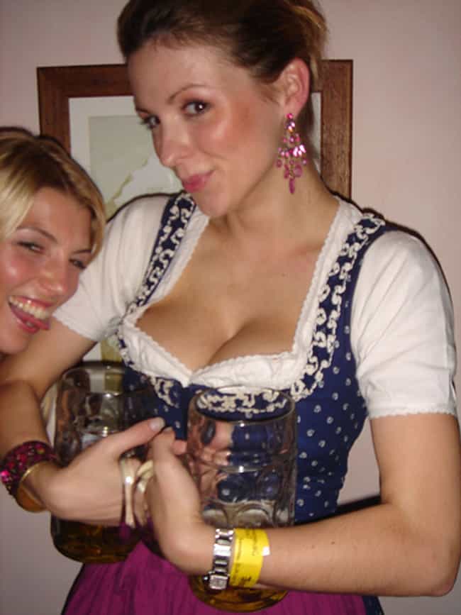 Sexy Dirndl Girls 100 Hot Oktoberfest Girls Cleavage And All Page 14
