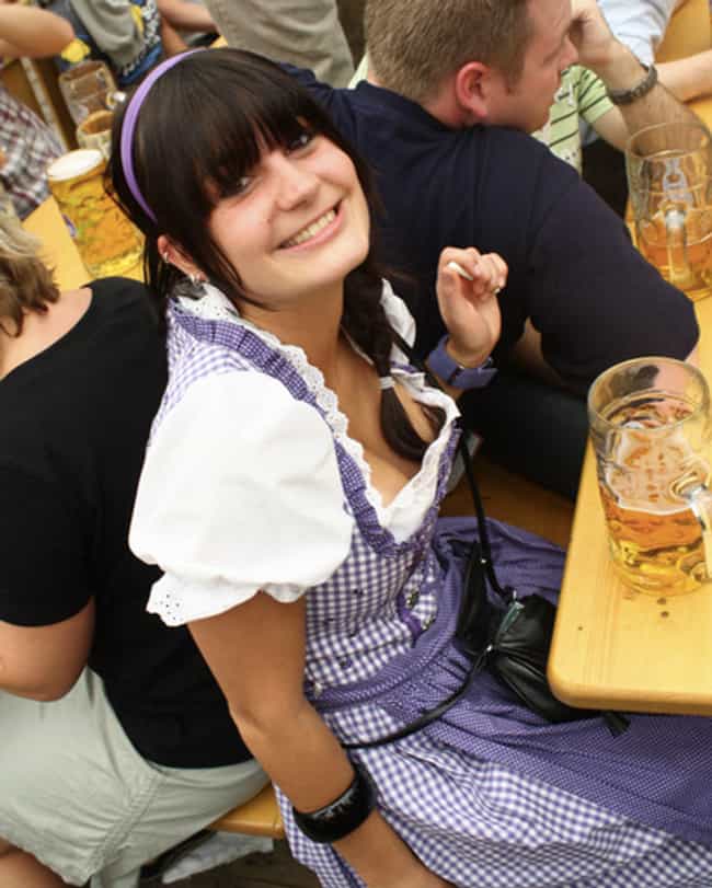Sexy Dirndl Girls 100 Hot Oktoberfest Girls Cleavage And All Page 21 1031
