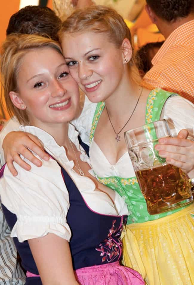 Sexy Dirndl Girls 100 Hot Oktoberfest Girls Cleavage And All Page 17 2277