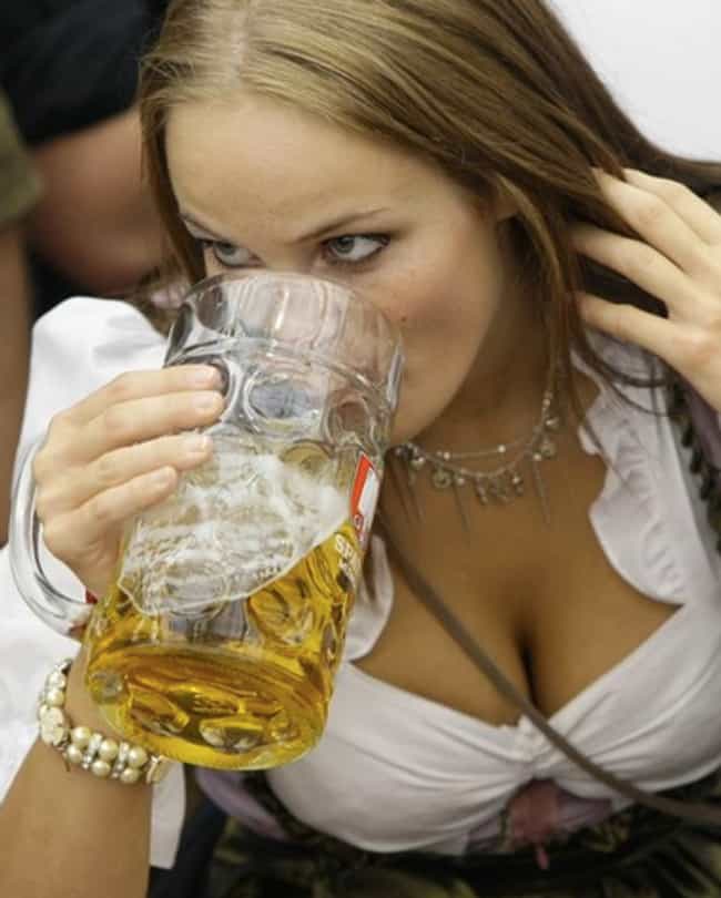 Sexy Dirndl Girls 100 Hot Oktoberfest Girls Cleavage And All Page 4 3306
