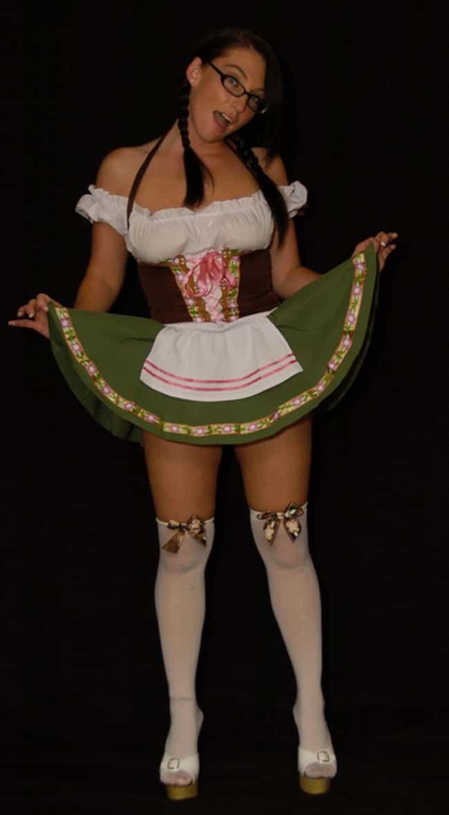 Sexy Dirndl Girls 100 Hot Oktoberfest Girls Cleavage And All Page 8