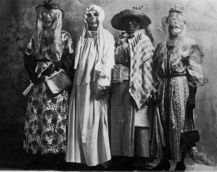 Terrifying Vintage Halloween Costumes Creepy Old Halloween Costumes