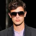 Wear Sunglasses on Random Effective Tips for Men to Look Younger