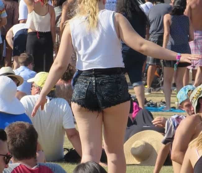 25 Gratuitous Butt Cheeks From Coachella Cool Dump