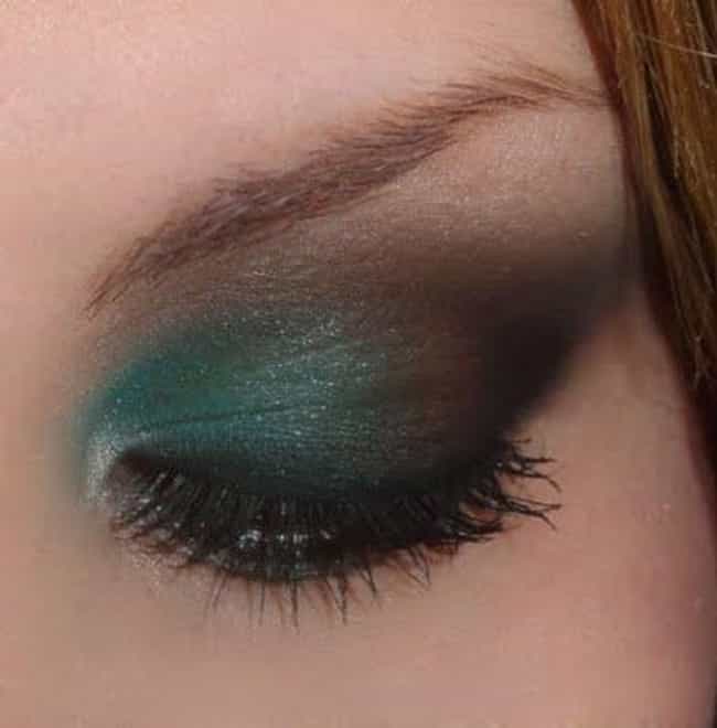 what eye shadow suits green eyes