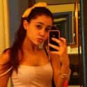 Selfie on Random Photos of Ariana Grande Without Makeup