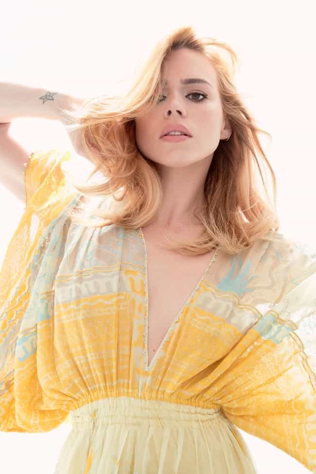 Billie Piper in a Yellow V-Neck Dress