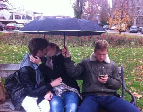 Random Hilarious Third Wheel Photos of People Who Are Destined to Die Alone