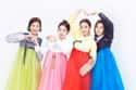 Red Velvet on Random Kpop Idols Dressed in Hanbok