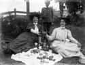 Picnic In The Park, C. 1910 on Random Incredible Vintage Photos