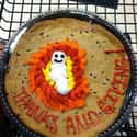 A Unique Spin on the Classic Thanksgiving Cake on Random Huge Thanksgiving FAILs