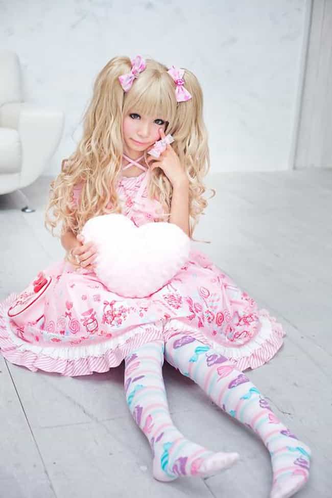 Fashion Lolita - The Craziest Japanese Fashion Trends - ViraLuck