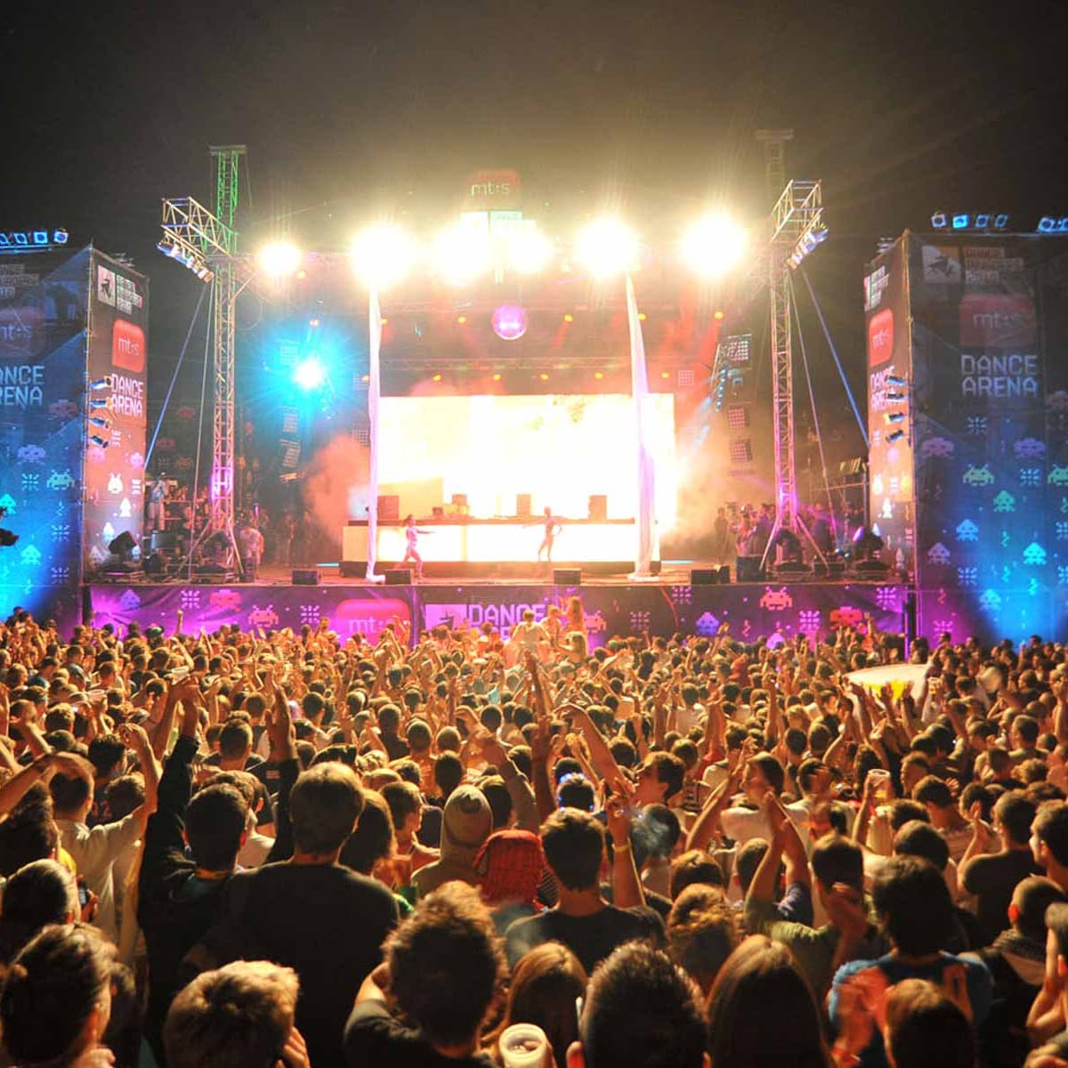 Top 10 Music Festivals Around The World Worth Traveling To